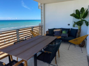 Appartamento con terrazza di 35 mq fronte mare-Wifi-Barbecue